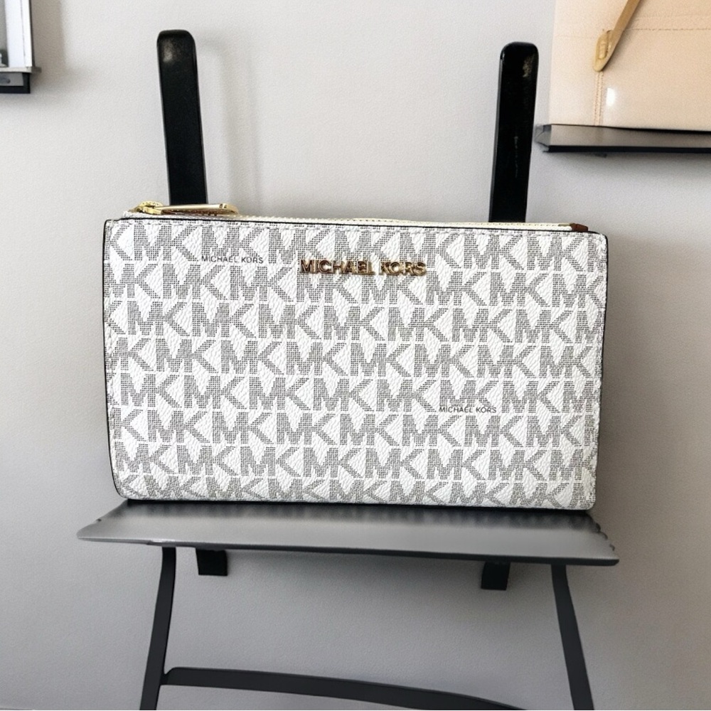 Michael Kors Jet Set Sparkly Signature Vanilla Travel Double Zip Wallet/Wristlet
